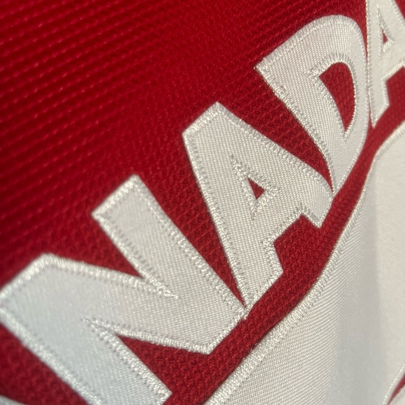 Gretzky Canada hockey embroidered jersey - Picture 3 of 4